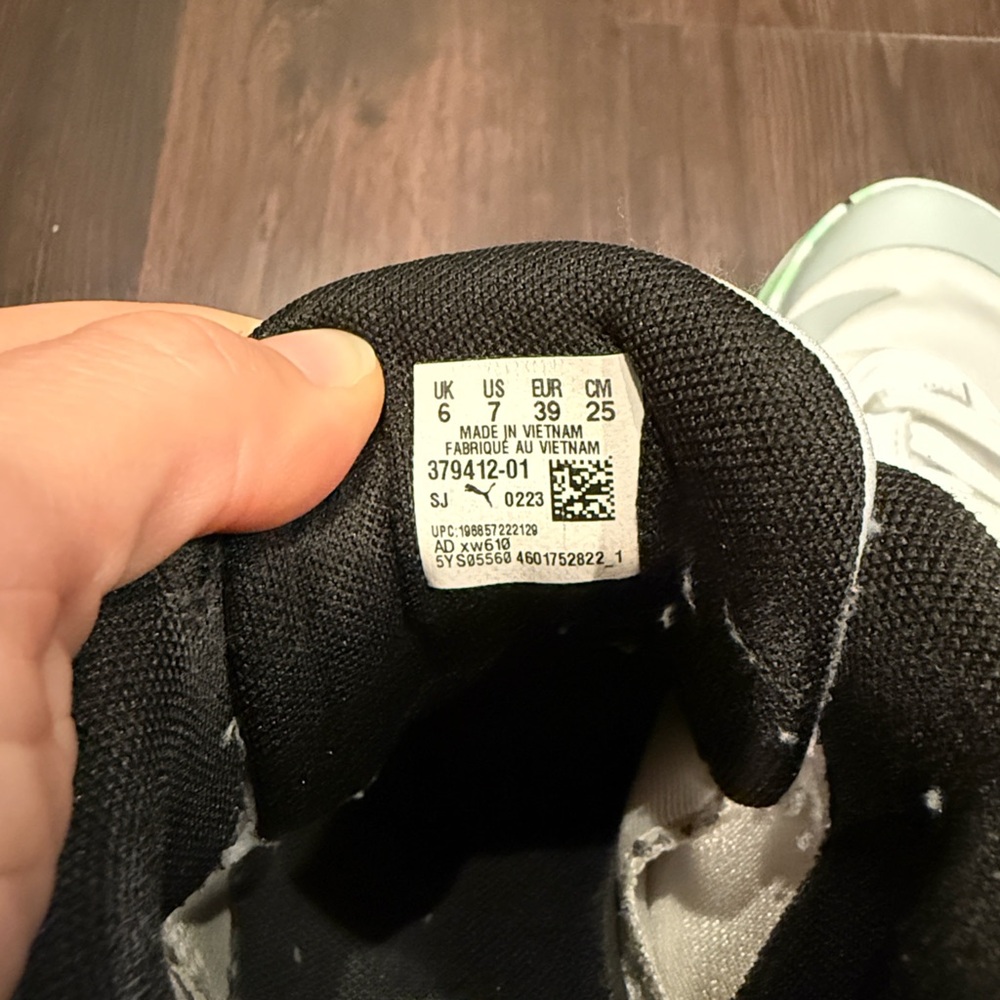 Puma White and Mint Green Sneakers - Picture 10 of 10